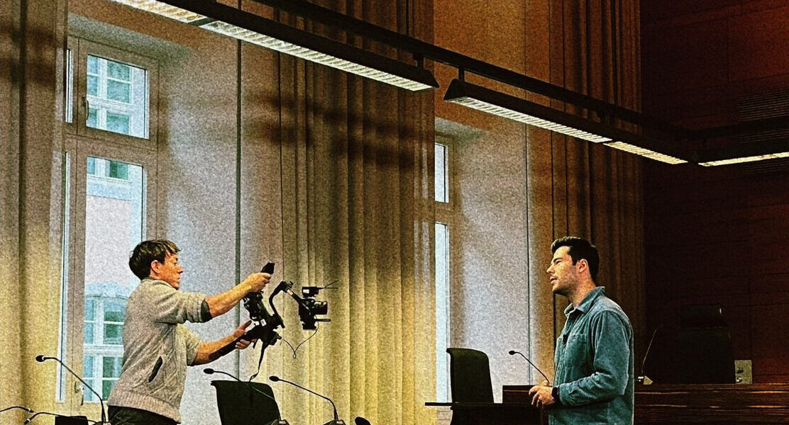 Volker mit Sony FX3 auf Dreh für eine Doku